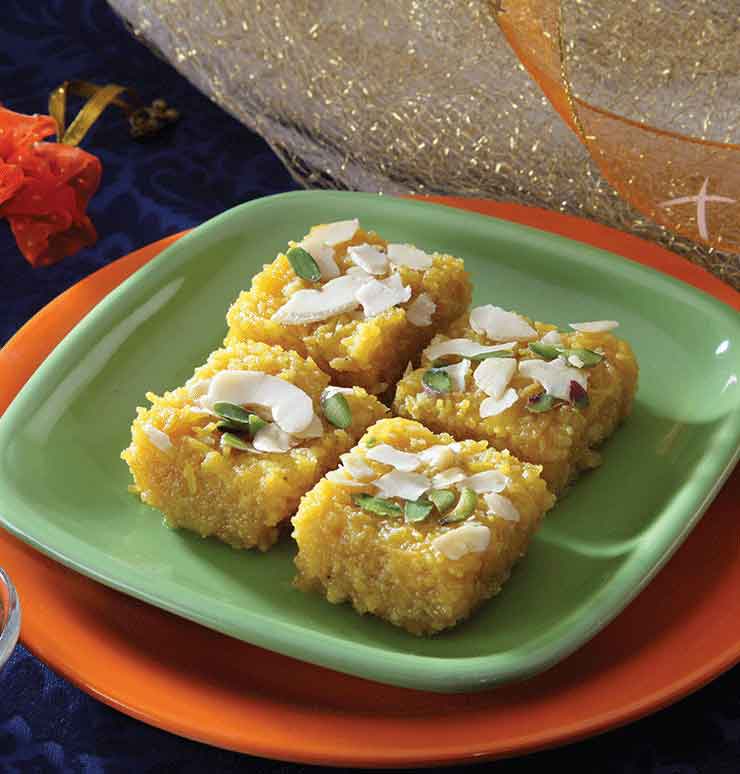 CUTTING LEAF ROUND CHAPPAN BHOG THAAL - Incrafts