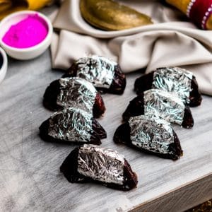 Date Gujiya