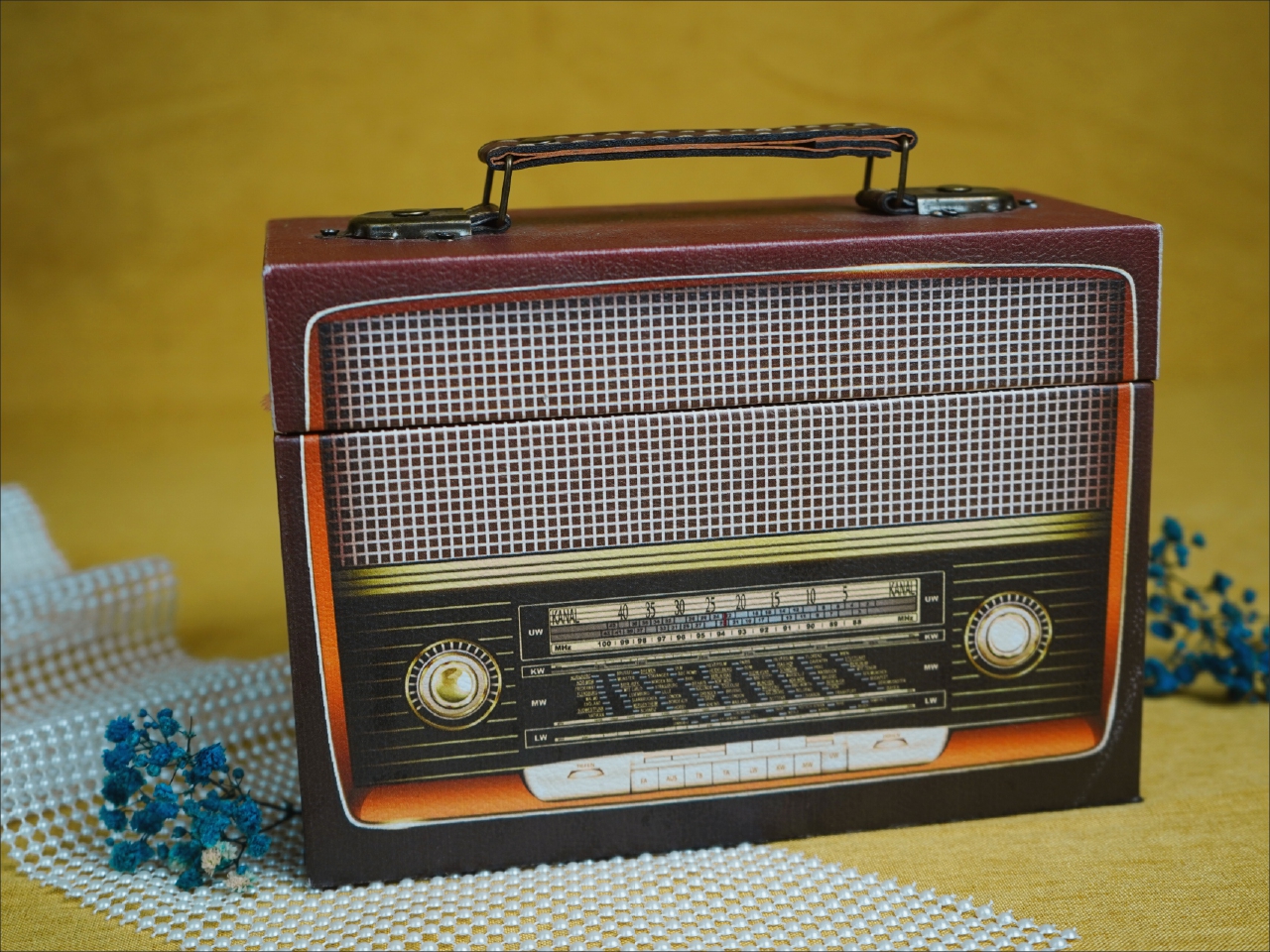 Retro Style Radio Sweet Box