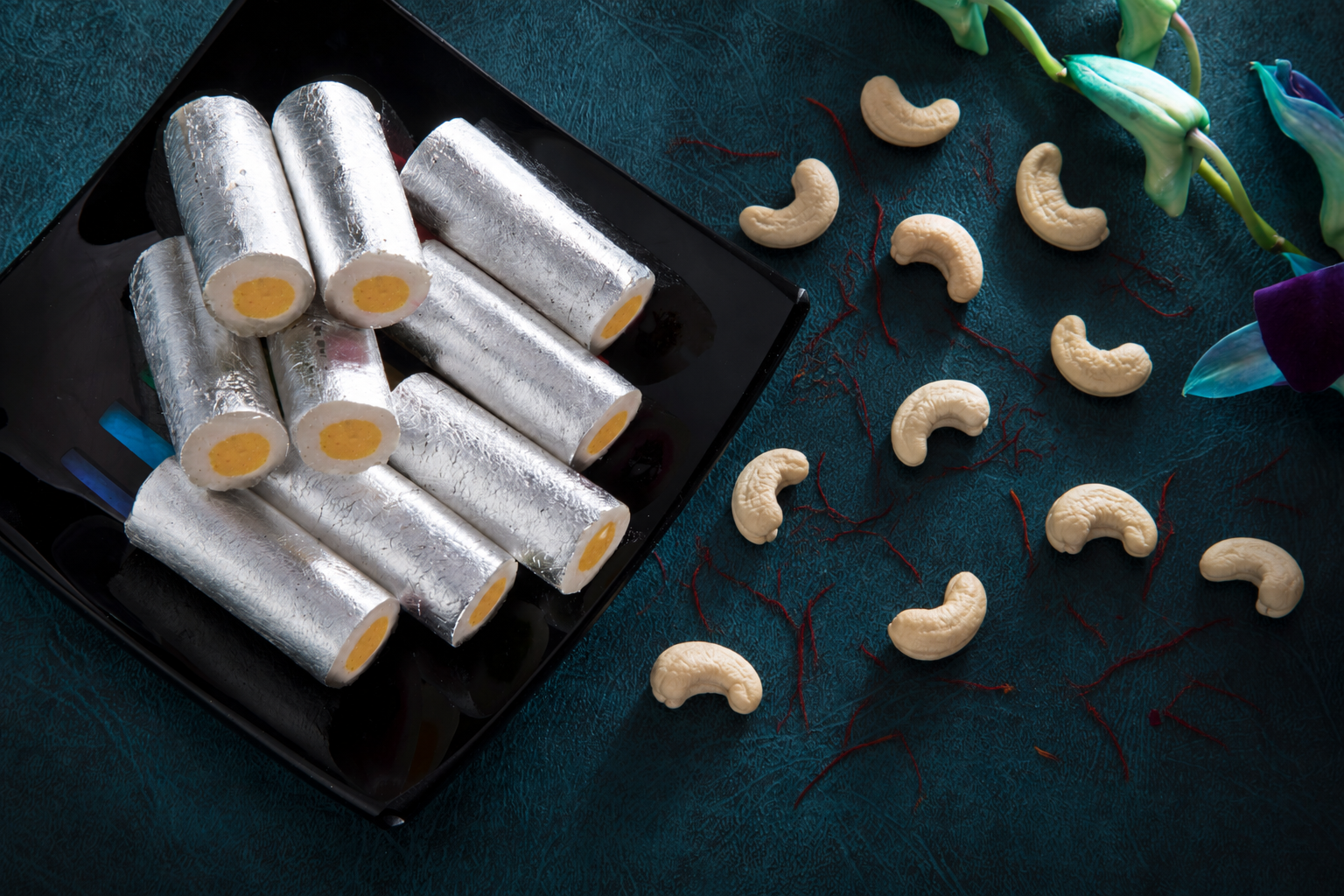 Kaju Kesar Roll